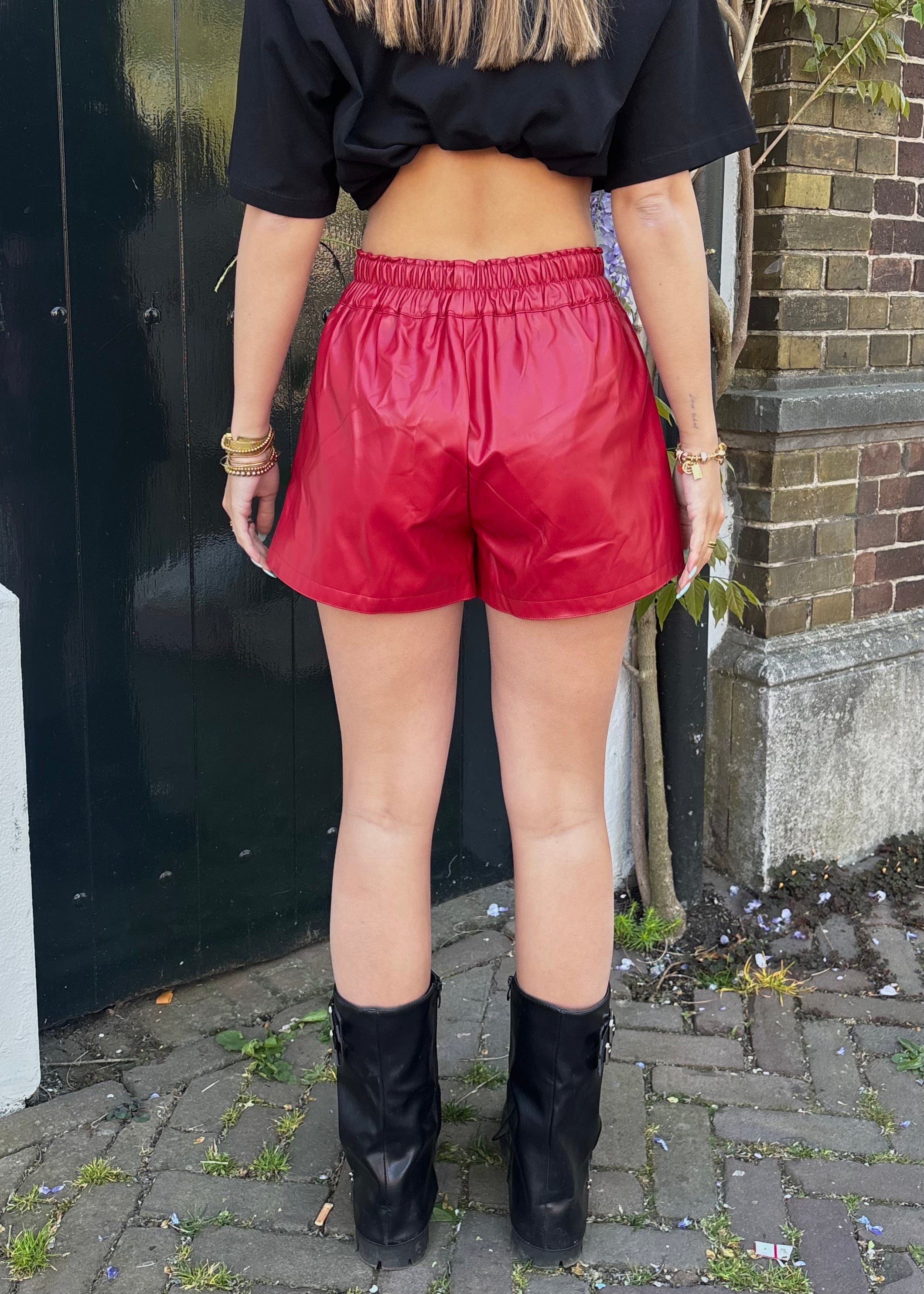 Cherry leather short - Red